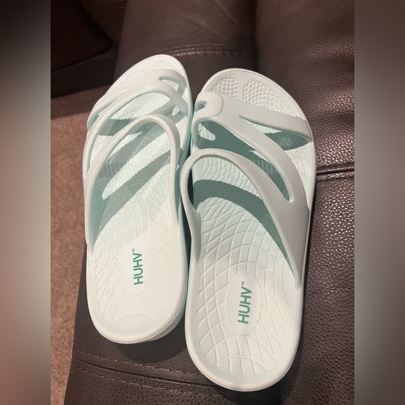 HUHV Women's Mint Green Slides EU40/9 - Picture 2 of 3
